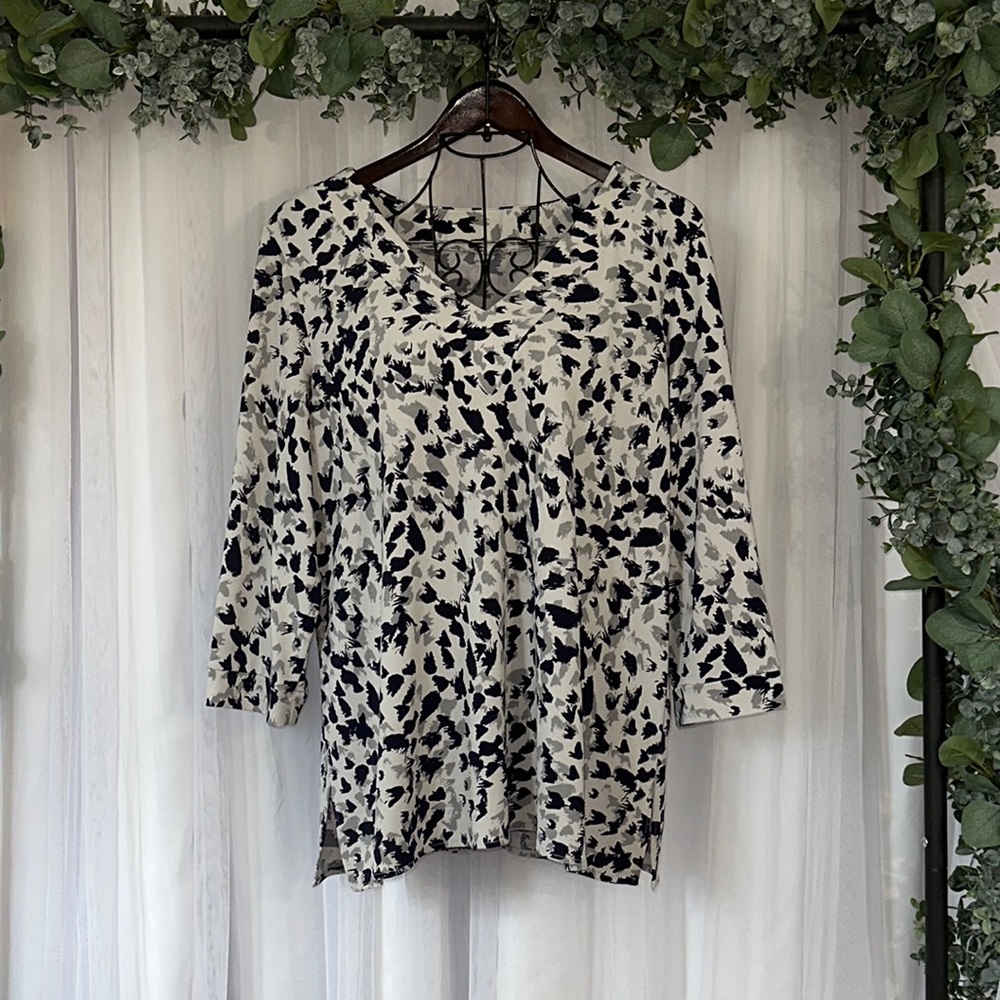 Blue Gray White Snow Leopard Animal Print V-Neck Tunic